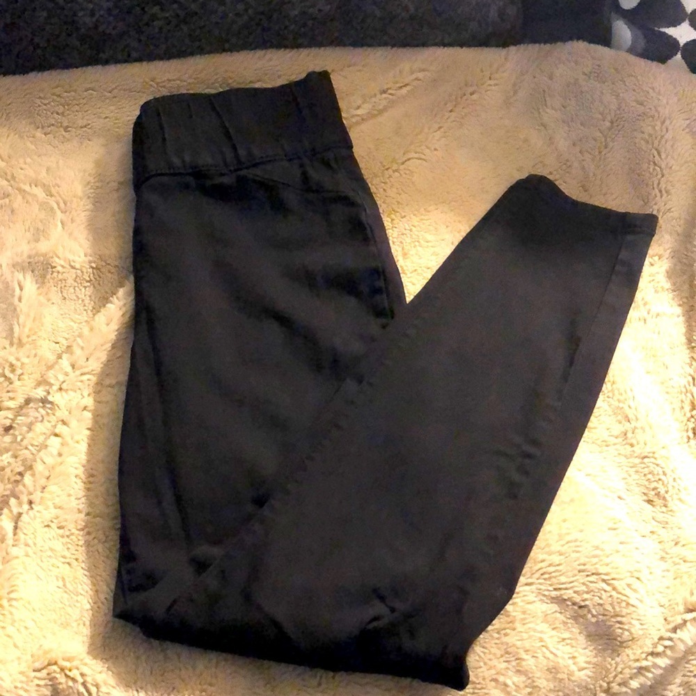 Almost Famous Skinny Black Jeggings, size small
